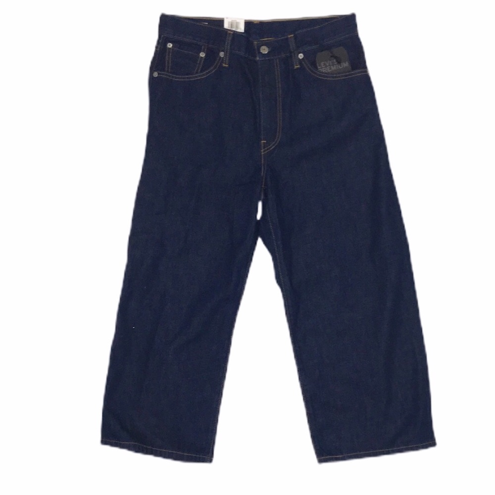 NWT Levi’s Crop Baggy Jeans